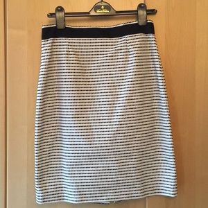 Brooks Bros. Skirt 6.  ❤️Textured fabric